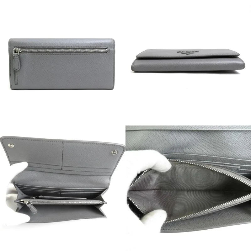 Sustainable fashion bagsPRADA Saffiano Wallet