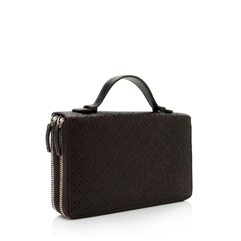 Sustainable fashion bagsGucci Diamante Leather Travel Document Case (SHF-pGklZA)