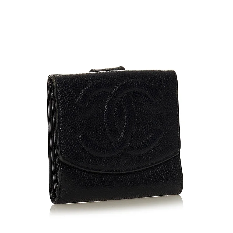 Sustainable fashion bagsChanel CC Caviar Leather Wallet (34255)