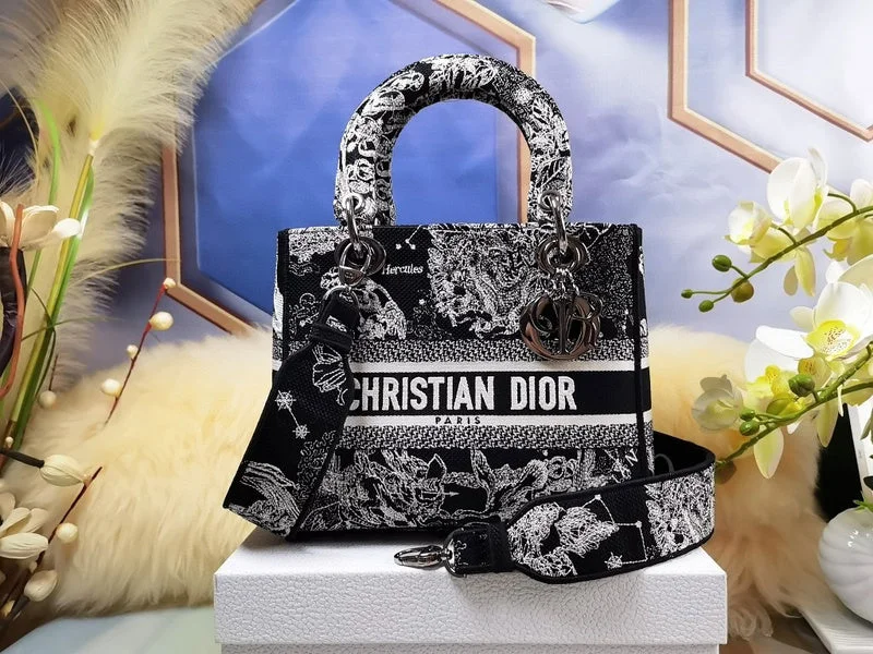 Eco-friendly tote bags for shoppingChristian Dior Bags - 4509