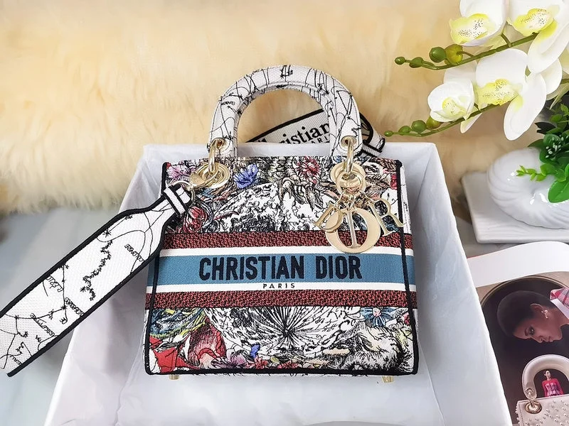 Elegant clutch bags for weddingsChristian Dior Bags - 4664