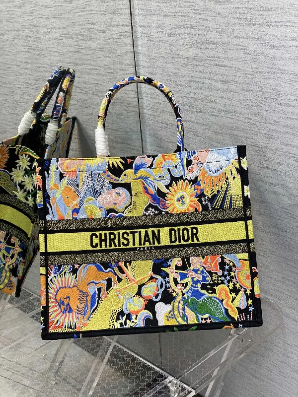 Trendy bucket bags for summerChristian Dior - Luxury Bags  366